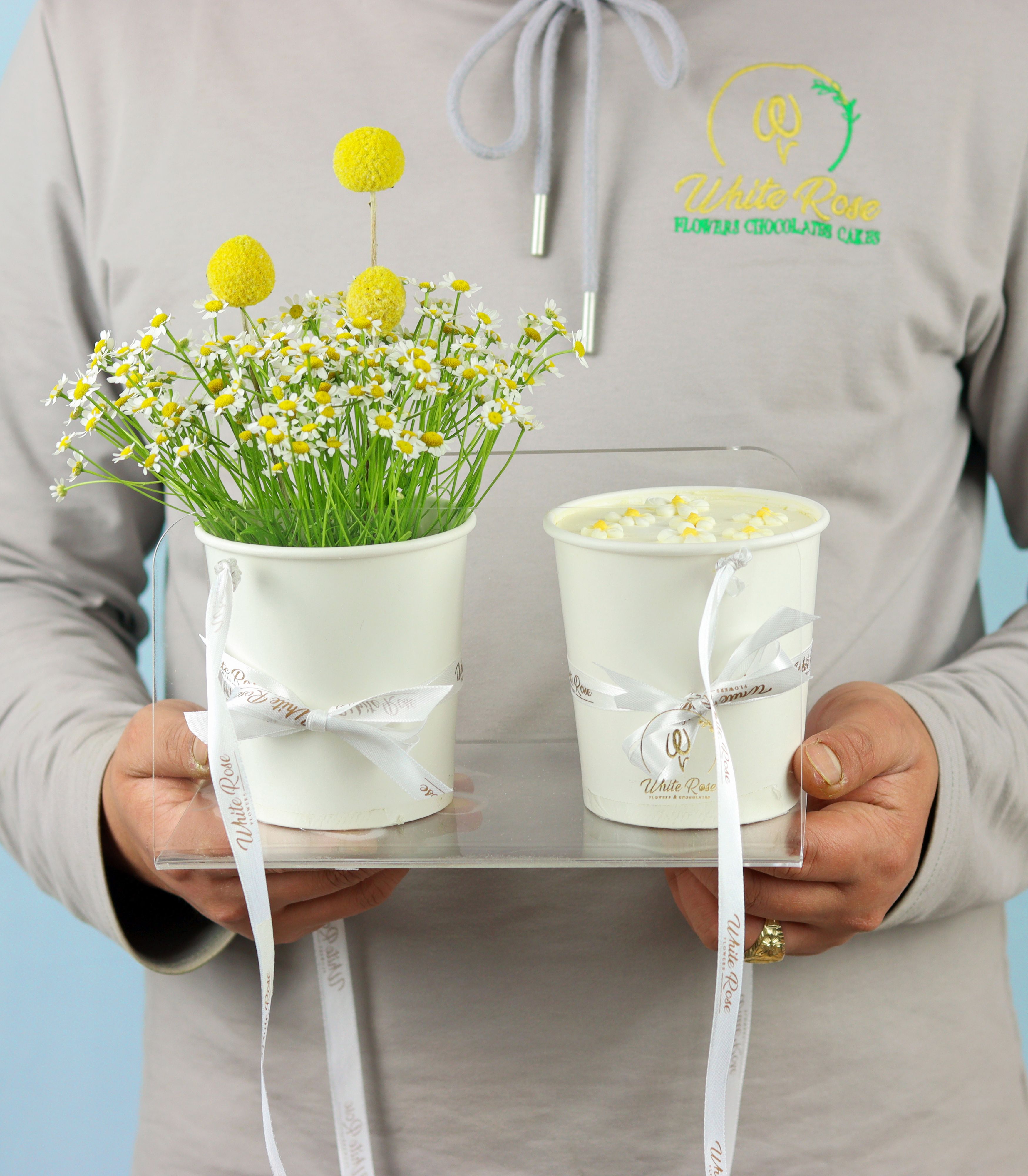 Daisy Cake Cup - Daisies and Cupcake in Acrylic Bag