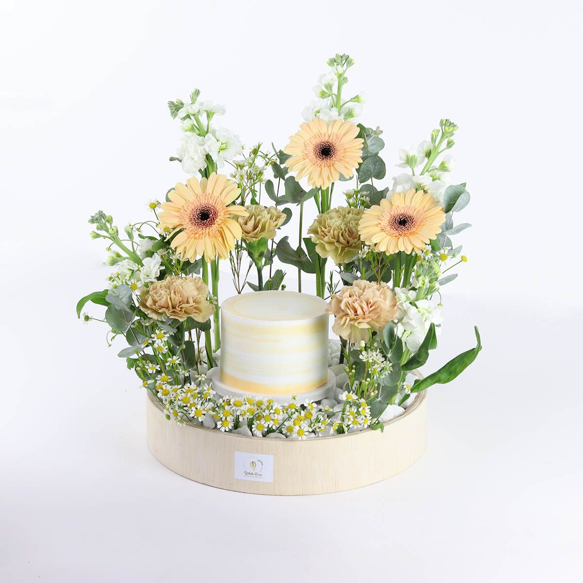 Cake Meadow - Gerbera Flower Tray with 300g Cake