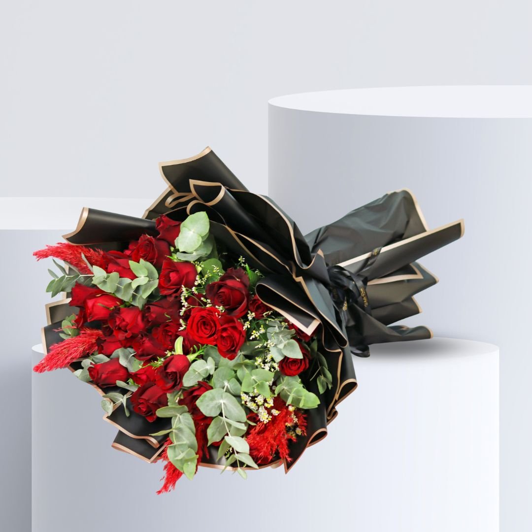 Stylish Red Bouquet - Chic Roses with Pampas Grass