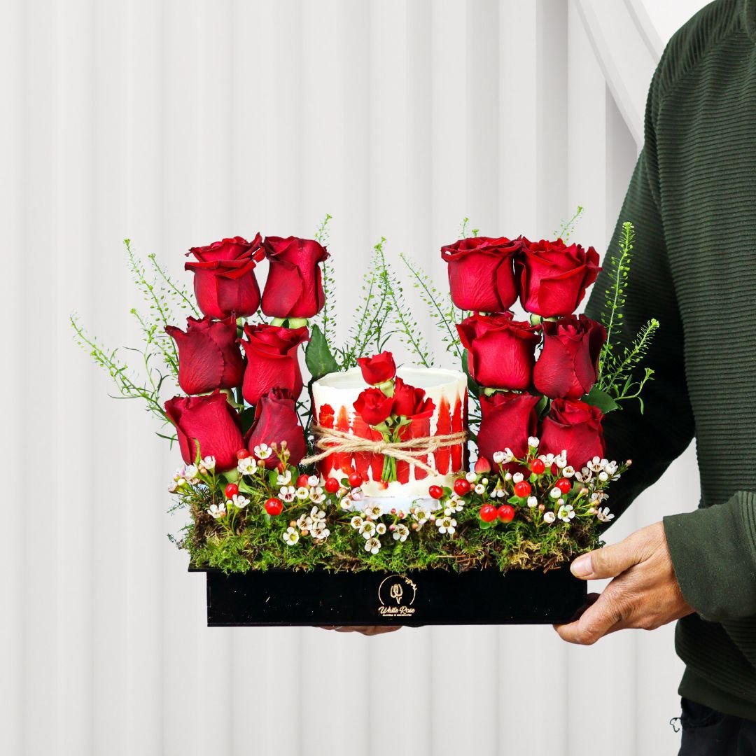Eminent Love Gift Set - Red Roses and Buttercream Cake