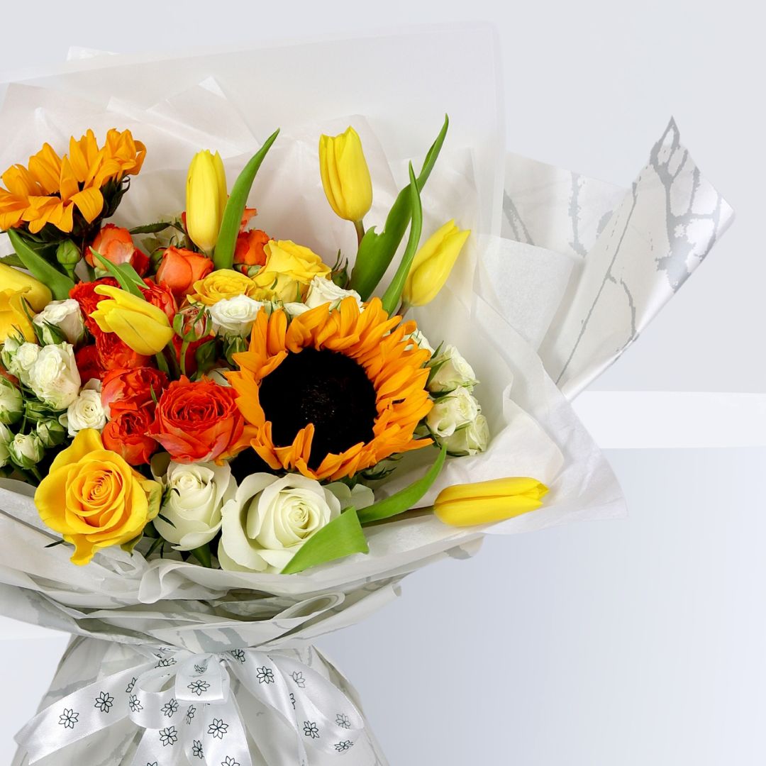 Rich Yellow Bliss Premium Bouquet - Vibrant Yellow Roses and Sunflowers